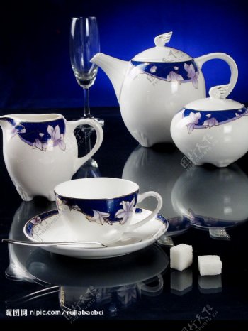 骨质瓷茶具茶杯碟壶图片