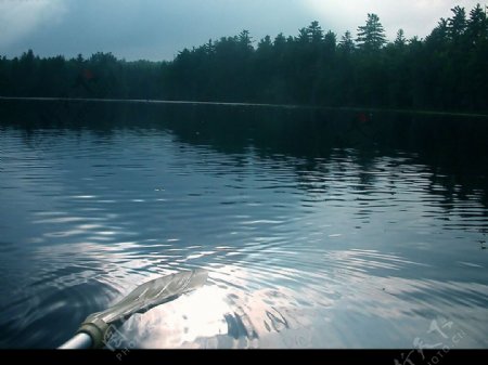 幽静的湖光山色图片