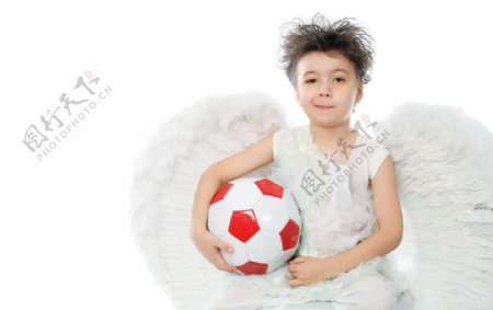 拿着足球的的天使儿童图片