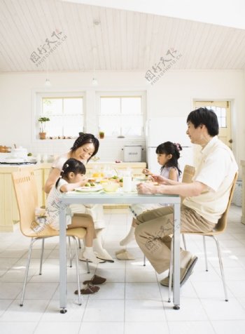 家庭餐桌0262
