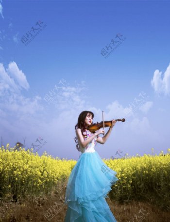 小提琴人像