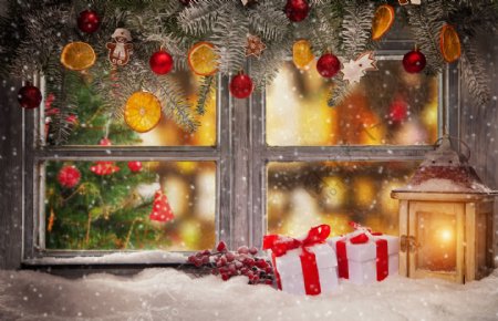 圣诞节窗户礼盒礼物灯光雪花装饰