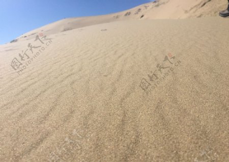 青海湖流沙