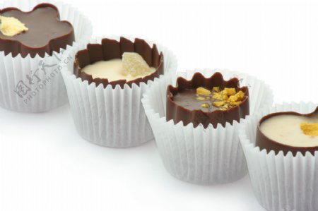 精致的巧克力甜品图片