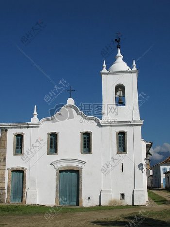 白颜色的教堂