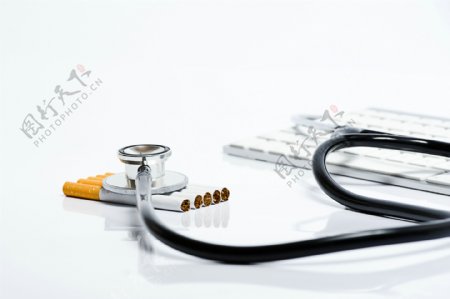 香烟与听诊器