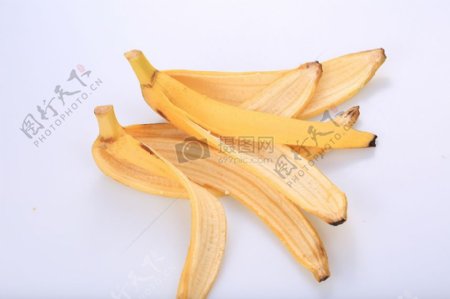 堆积放置的香蕉皮