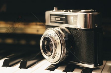 摄像摄影葡萄酒镜头钢琴摄影模拟相机老复古