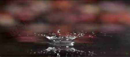 水滴入水中溅起水滴标清实拍视频素材3