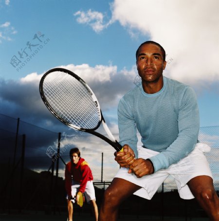 打网球的男人图片