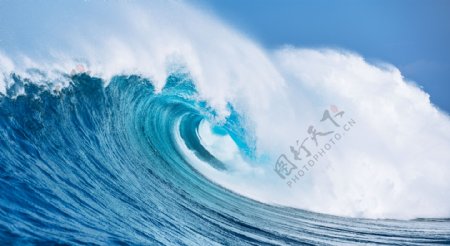 巨大的蓝色海浪图片