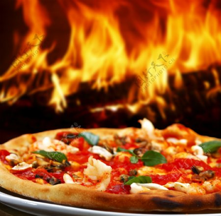 披萨与火焰图片