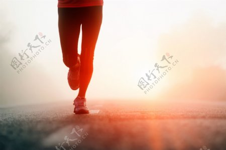跑步人物摄影图片