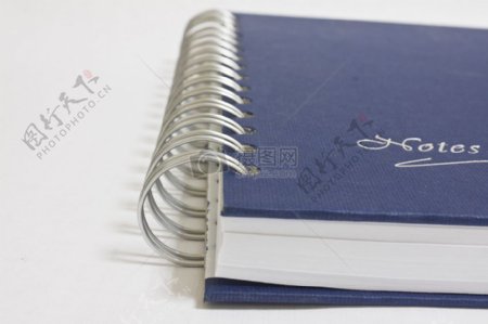 笔记本王氏螺旋和蓝色的封面