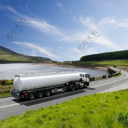 石油天燃气运输图片