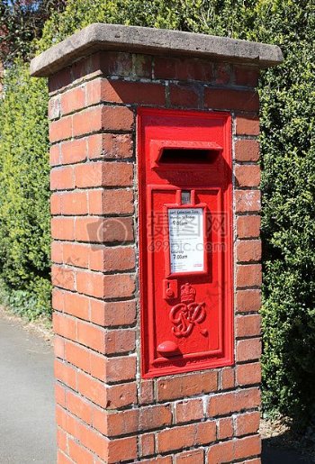 红色的邮政信箱