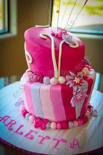 美味的粉红蛋糕