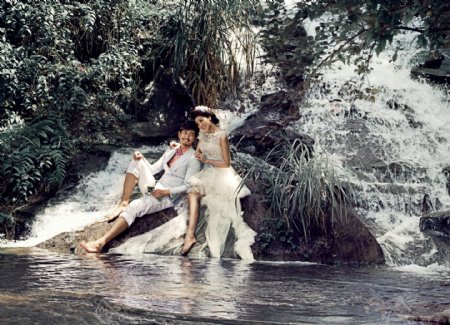 瀑布风景婚纱摄影图片