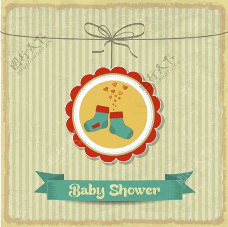 婴儿沐浴复古卡与可爱的袜子