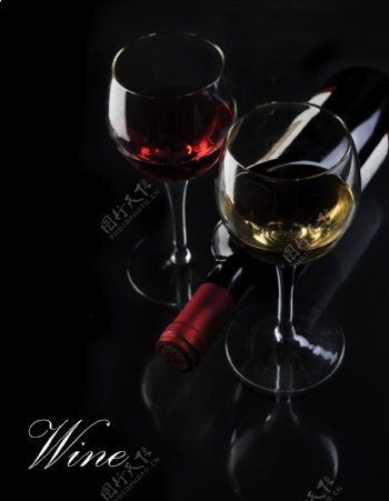 葡萄酒与红酒图片