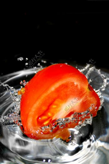 动感水花西红柿图片