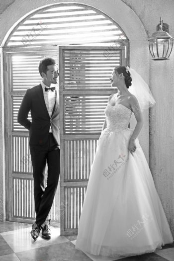 黑白风格婚纱摄影图片