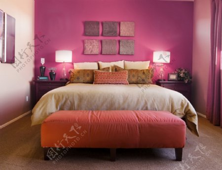 紫色调卧室装修图片