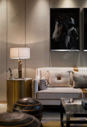 现代简约客厅沙发台灯设计图
