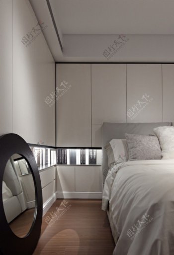 港式简约卧室大床背景墙设计图
