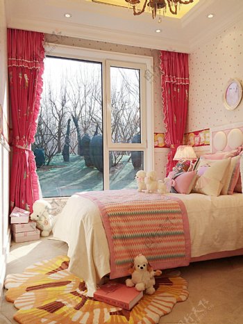 粉色卧室大床窗户设计图