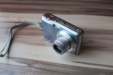 一款小型数字照相机