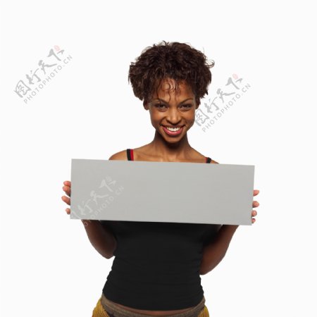 黑人女性与广告牌图片图片