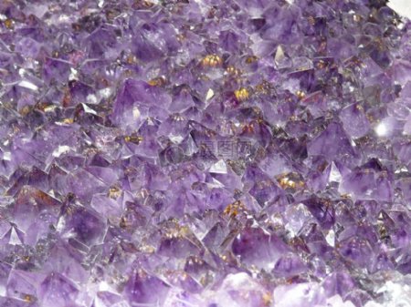 昂贵的紫水晶