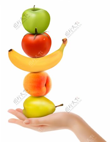 单手托举水果的手臂