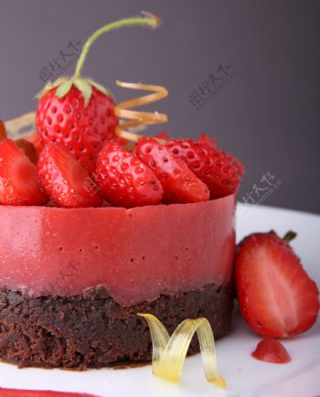 新鲜草莓水果蛋糕