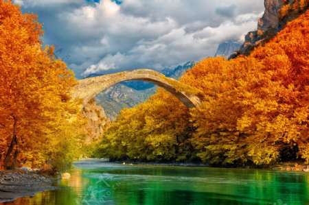 秋天拱桥风景图片