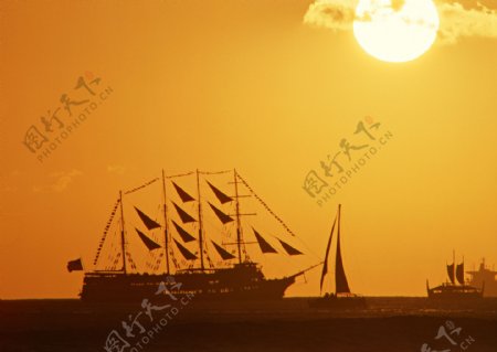 落日帆船