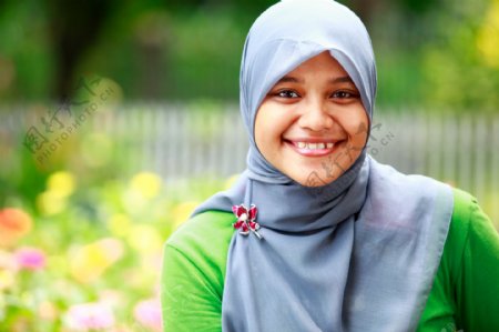 微笑的阿拉伯女孩图片
