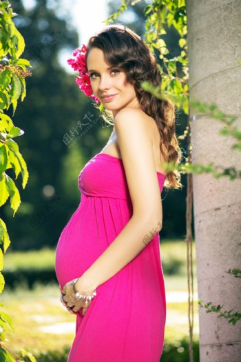 怀孕的美女写真图片