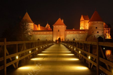 古老城堡夜景图片