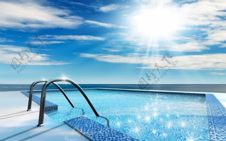 阳光下游泳池风景图片