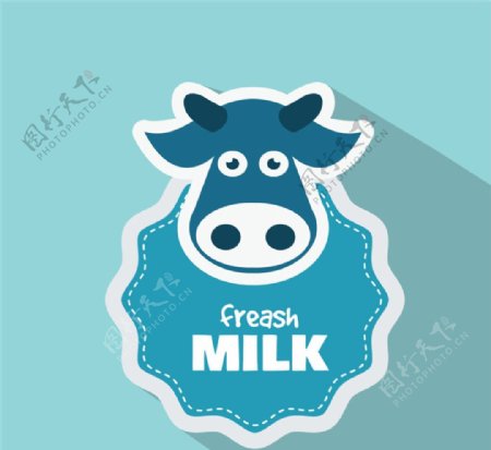 蓝色新鲜牛奶标签矢量素材