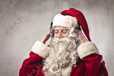 听音乐的圣诞老人图片