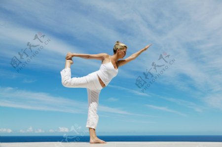 瑜珈健身的外国美女图片