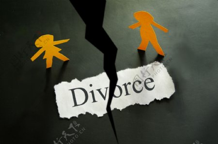 离婚协议与纸张小人图片