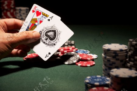 扑克牌与筹码图片