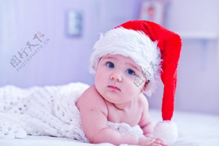 戴圣诞帽子的婴儿图片