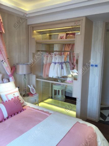 可爱粉色女宝宝室室内设计家装效果图