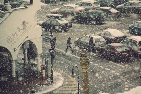 冬天城市下雪图片