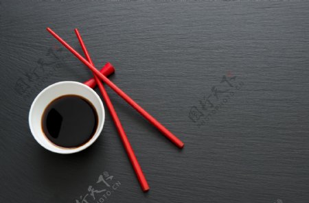红碗筷图片